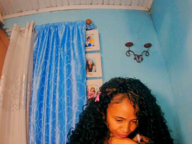 prettygirls11 live cam on BongaCams