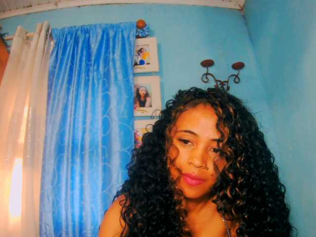 prettygirls11 live cam on BongaCams