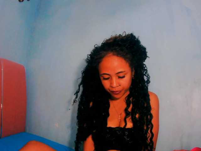prettygirls11 live cam on BongaCams