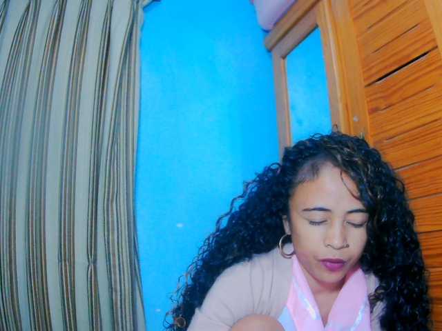 prettygirls11 live cam on BongaCams