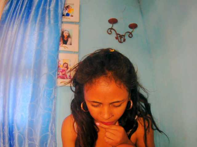prettygirls11 live cam on BongaCams