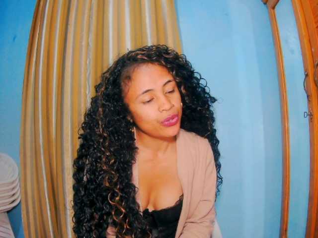 prettygirls11 live cam on BongaCams