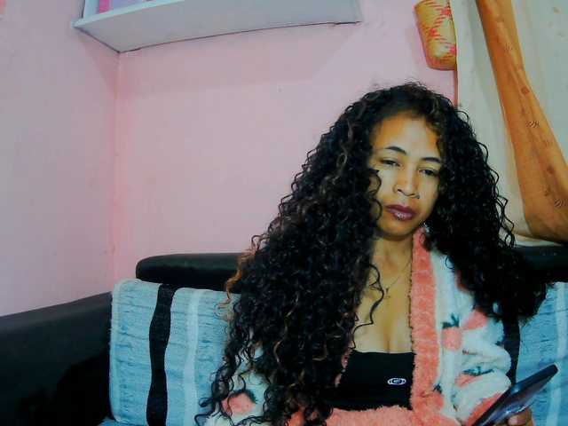 prettygirls11 live cam on BongaCams