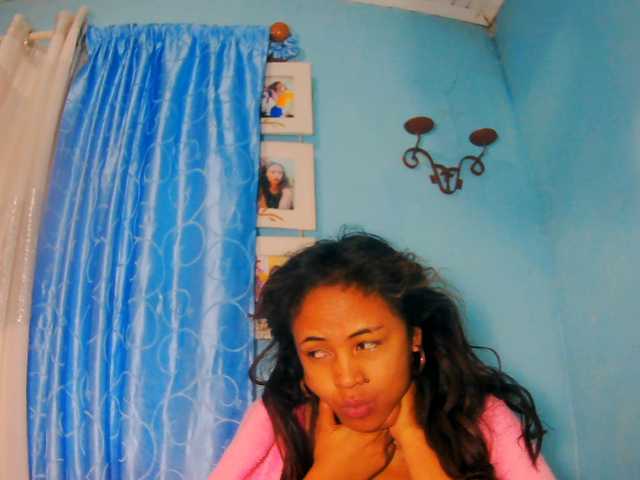 prettygirls11 live cam on BongaCams