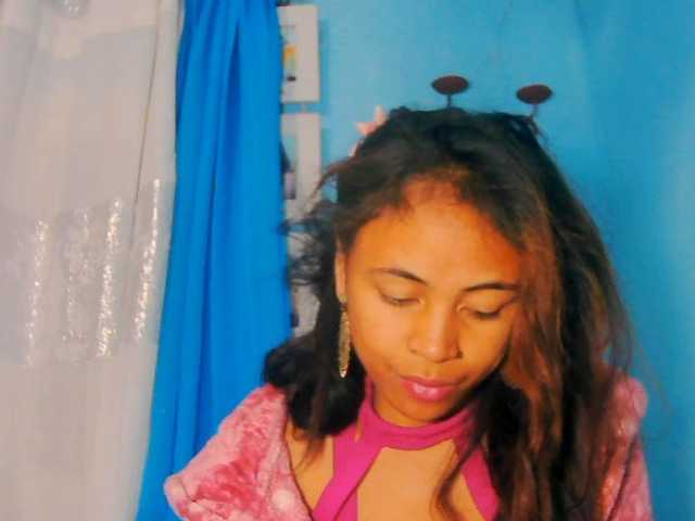 prettygirls11 live cam on BongaCams