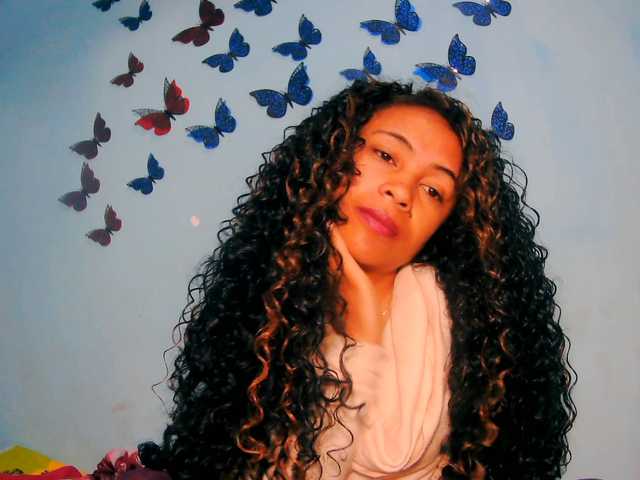 prettygirls11 live cam on BongaCams