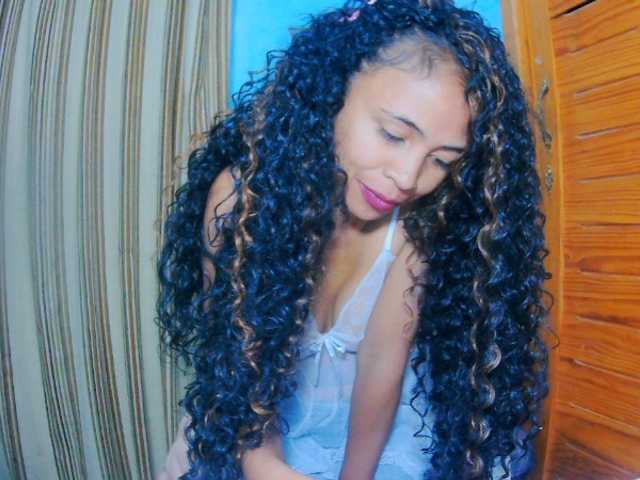 prettygirls11 live cam on BongaCams