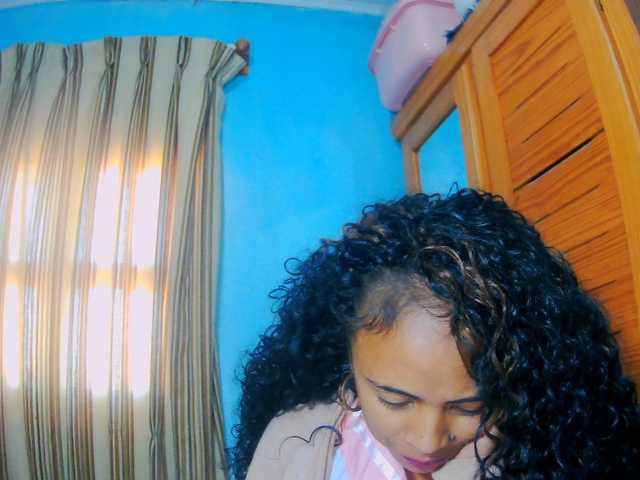 prettygirls11 live cam on BongaCams