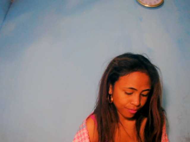 prettygirls11 live cam on BongaCams