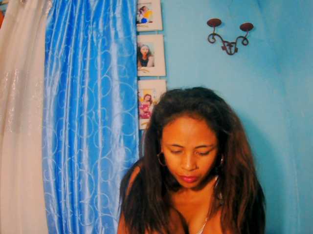 prettygirls11 live cam on BongaCams