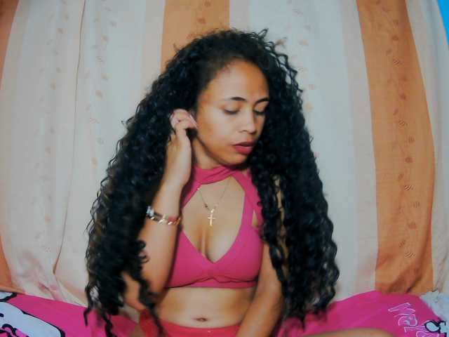 prettygirls11 live cam on BongaCams
