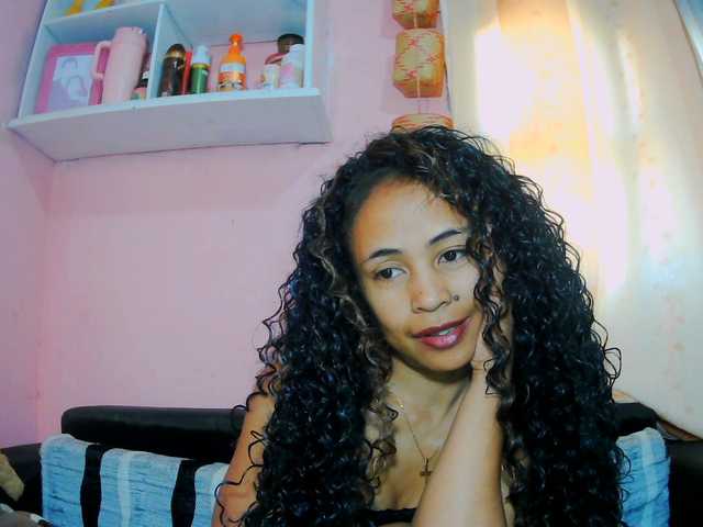 prettygirls11 live cam on BongaCams