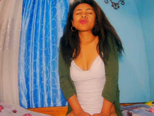 prettygirls11 live cam on BongaCams