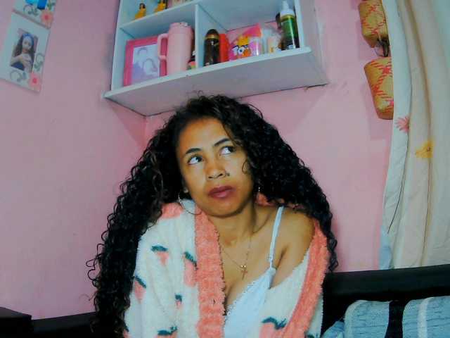 prettygirls11 live cam on BongaCams