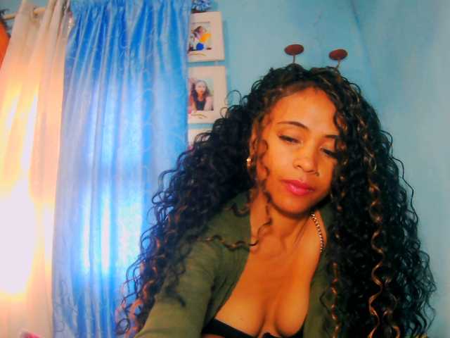 prettygirls11 live cam on BongaCams