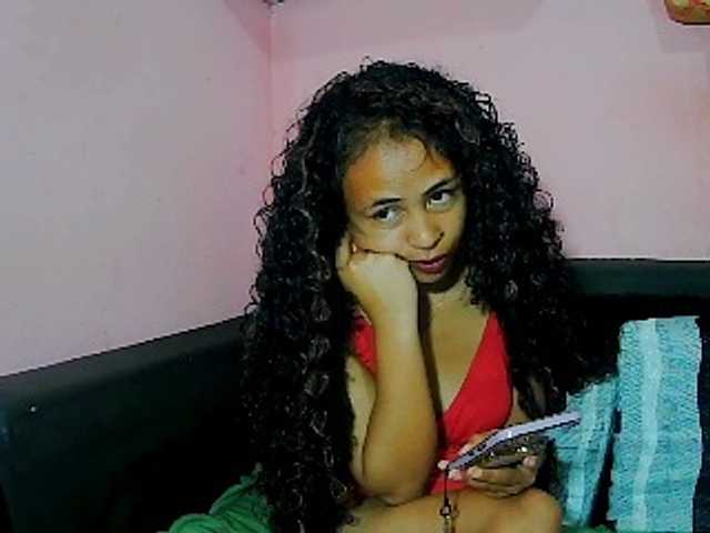 prettygirls11 live cam on BongaCams