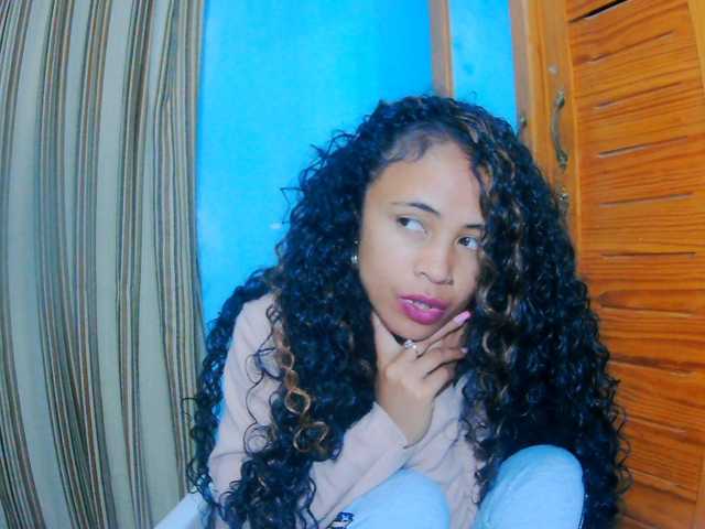 prettygirls11 live cam on BongaCams