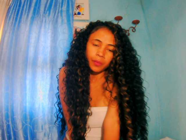 prettygirls11 live cam on BongaCams