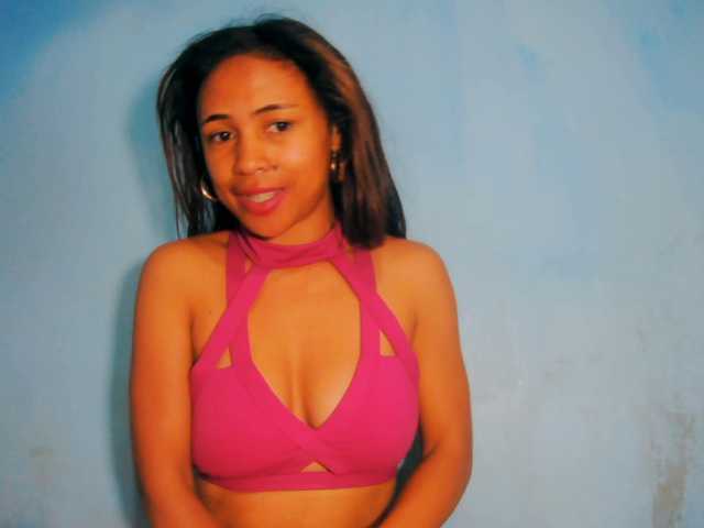 prettygirls11 live cam on BongaCams