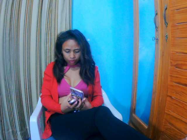 prettygirls11 live cam on BongaCams