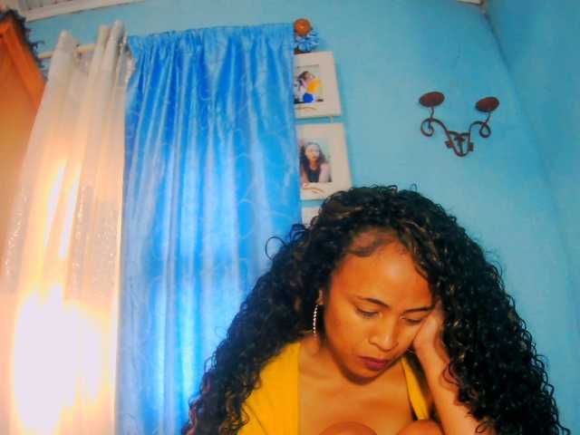 prettygirls11 live cam on BongaCams