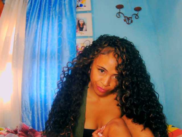 prettygirls11 live cam on BongaCams