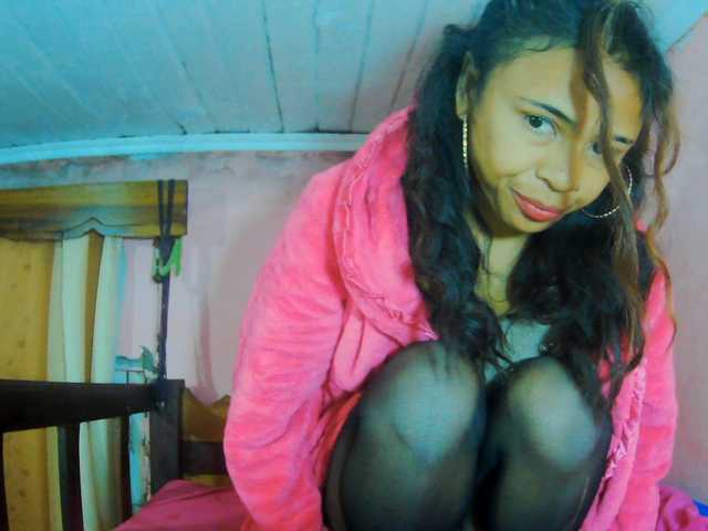 prettygirls11 live cam on BongaCams