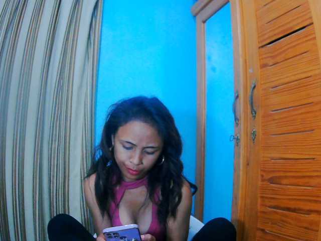 prettygirls11 live cam on BongaCams