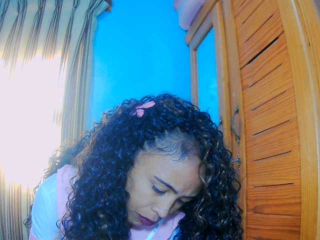 prettygirls11 live cam on BongaCams
