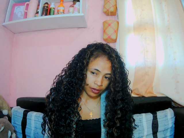 prettygirls11 live cam on BongaCams