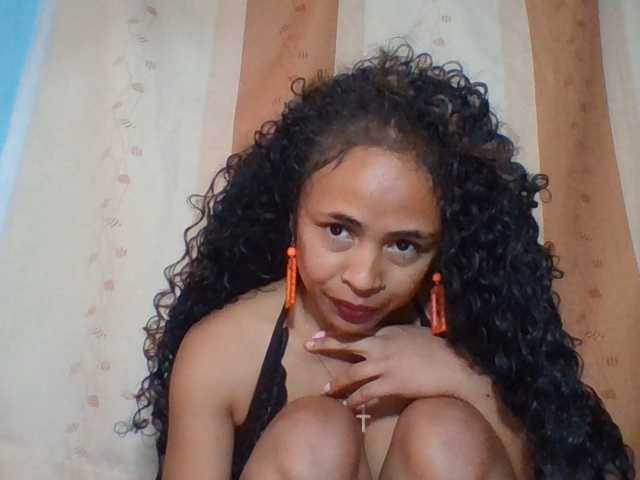 prettygirls11 live cam on BongaCams