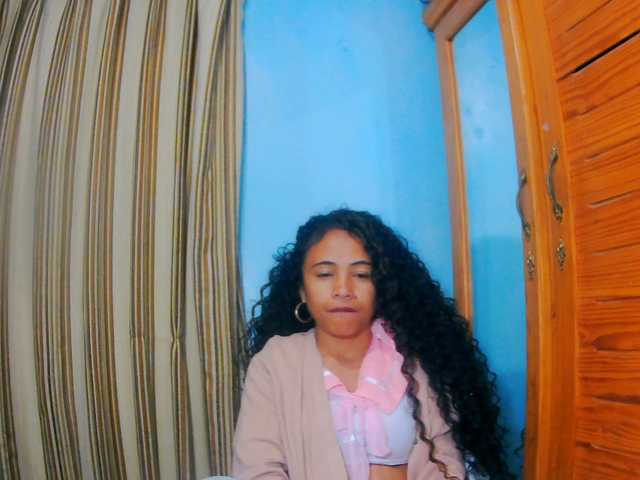 prettygirls11 live cam on BongaCams