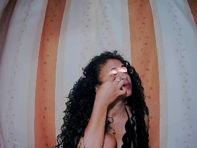 prettygirls11 live cam on BongaCams