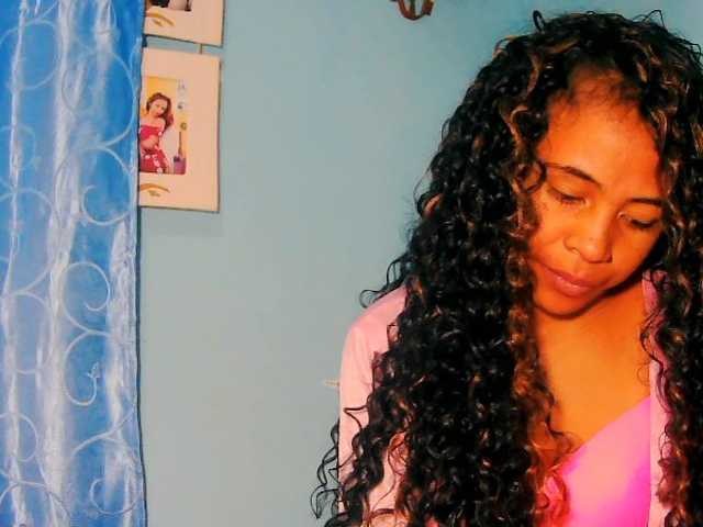 prettygirls11 live cam on BongaCams