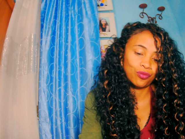 prettygirls11 live cam on BongaCams