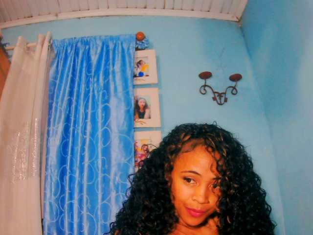 prettygirls11 live cam on BongaCams