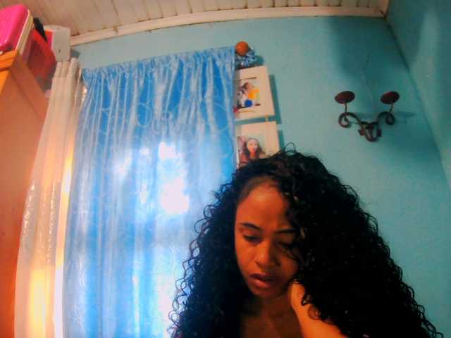 prettygirls11 live cam on BongaCams