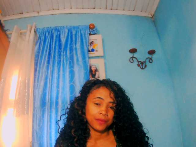 prettygirls11 live cam on BongaCams