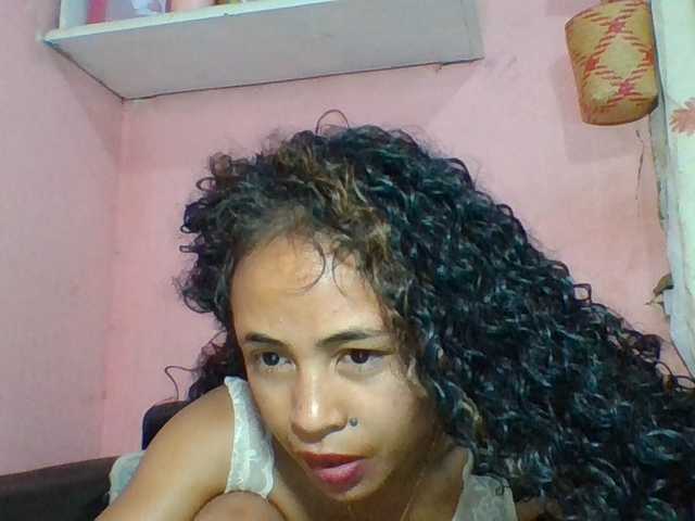 prettygirls11 live cam on BongaCams