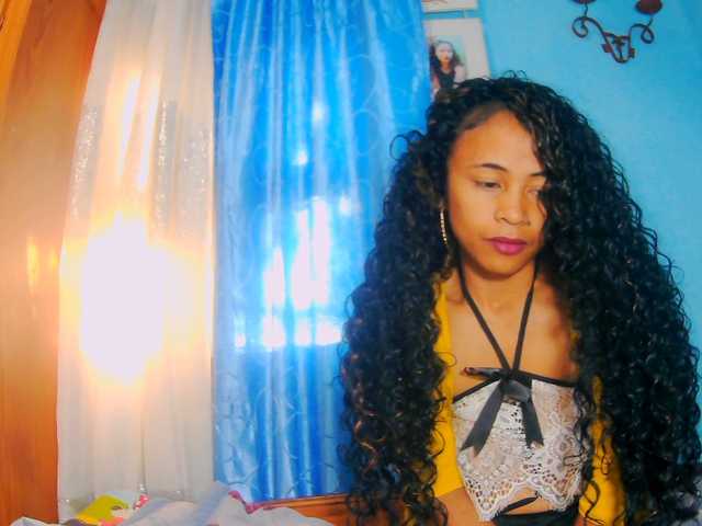 prettygirls11 live cam on BongaCams