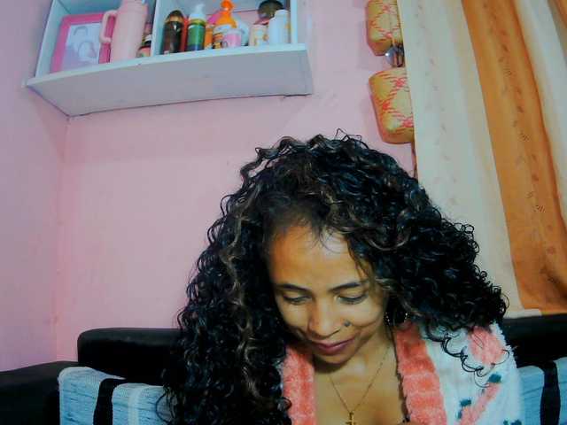 prettygirls11 live cam on BongaCams