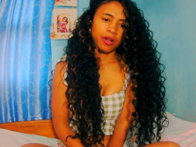prettygirls11 live cam on BongaCams
