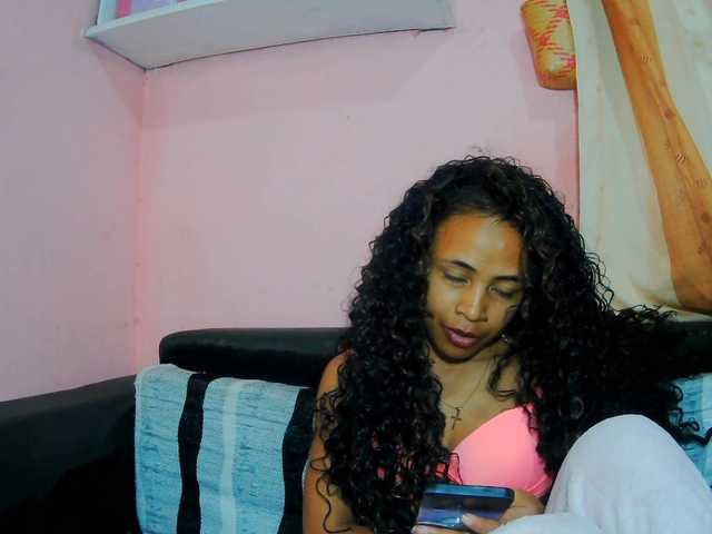 prettygirls11 live cam on BongaCams