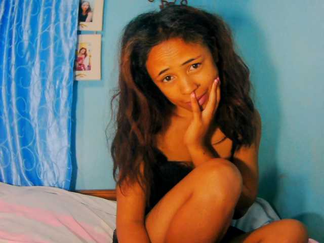 prettygirls11 live cam on BongaCams