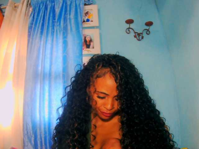 prettygirls11 live cam on BongaCams