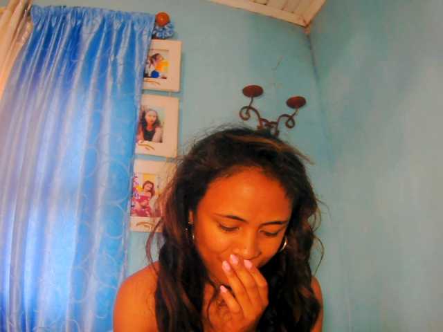 prettygirls11 live cam on BongaCams