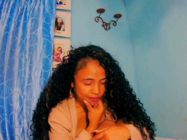 prettygirls11 live cam on BongaCams