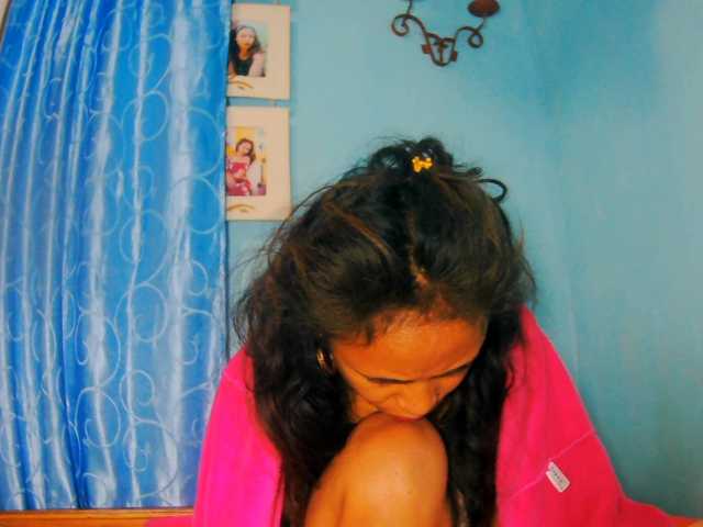 prettygirls11 live cam on BongaCams