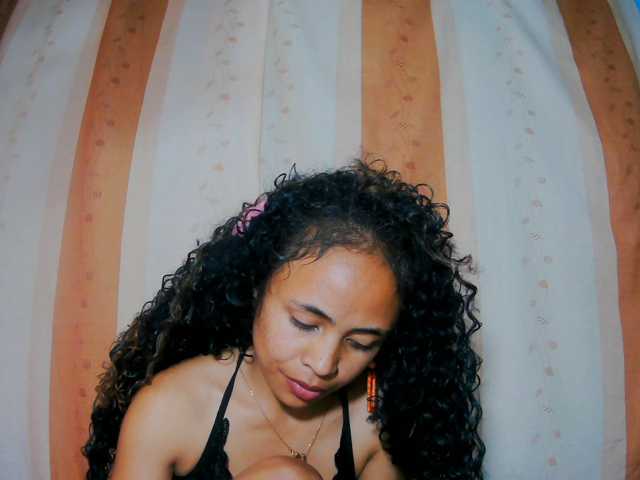 prettygirls11 live cam on BongaCams