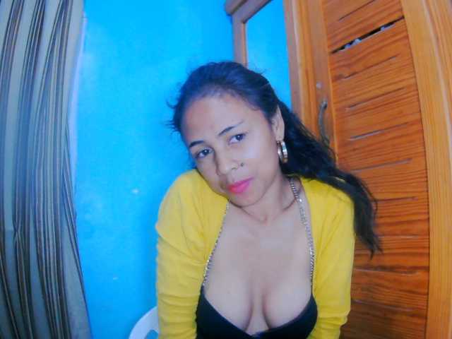 prettygirls11 live cam on BongaCams